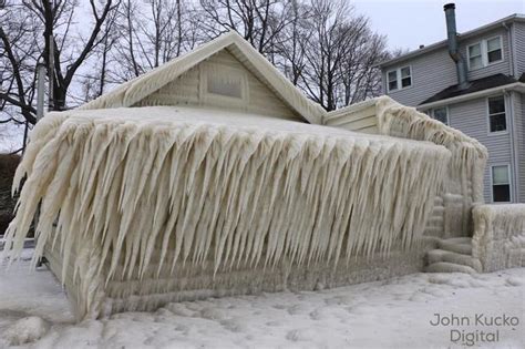 This House In Upstate New York Is Completely Encased In Ice Cbs News