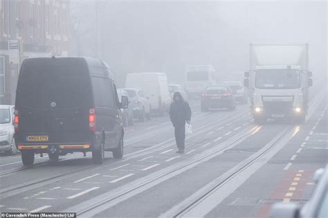 Uk Weather Travel Chaos As Met Office Warns Of Icy Roads And Fog