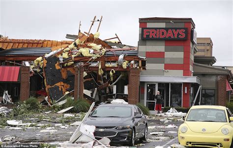 August Tornado Sends 30 To Hospital In Tulsa Daily Mail Online