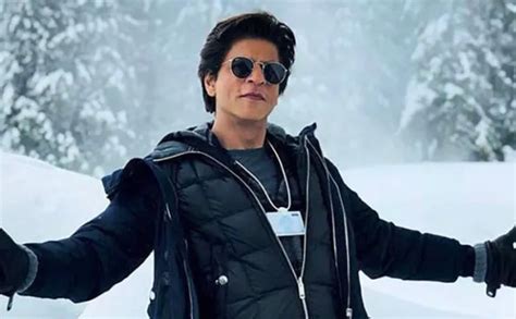 Pathan Yash Raj Films To Unveil Shah Rukh Khans First Look On This Date