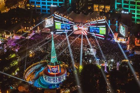 新北「巨星耶誕演唱會」今晚登場 樂迷塞爆市民廣場 生活 自由時報電子報