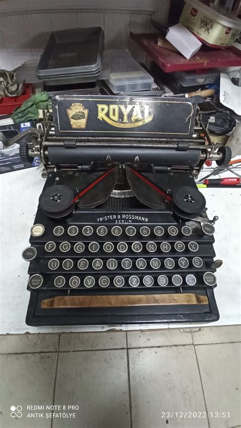 Vintage Royal 5 Typewriter A Timeless Classic From 1910 With Mechani