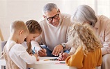 La importancia de los nietos en la vida de los abuelos - CSC