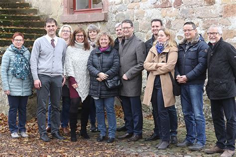 Wanderung mit bürgermeisterkandidatin claudia blum. Schäfer-Gümbel zu Besuch im Bürgerschloss - Oberhessen-Live