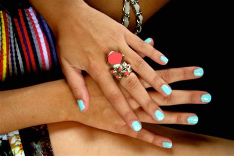 Nail Polish Color for Skin Tone