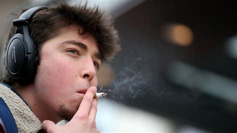 Lawmakers Send Gov J B Pritzker Bill To Raise Smoking And Vaping Age To 21 Chicago Tribune