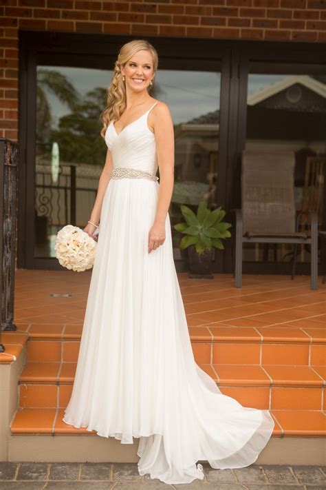 Find the perfect wedding dress or gown for your dream day. Lisa Gowing Helen Second Hand Wedding Dress on Sale 55% ...