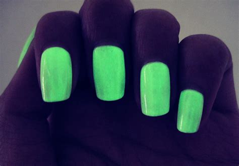 How To Make Glow In The Dark Nail Polish Musely