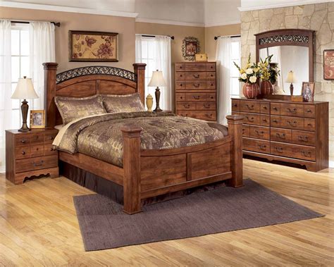Check spelling or type a new query. Timberline 5-Piece Poster Bedroom Set in Cherry