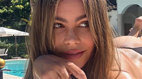 Sofia Vergara Sells Sunscreen With A Topless Bikini Selfie Glamour