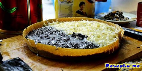 Terigu • 1 sendok makan tepung tapioka gambar martabak bangka manis. Resep Martabak Manis Keju Sederhana dengan Teflon