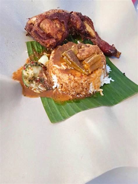 Kukus hingga setengah matang dan sisihkan. Moknab Nasi Kukus Daun Pisang - maQan