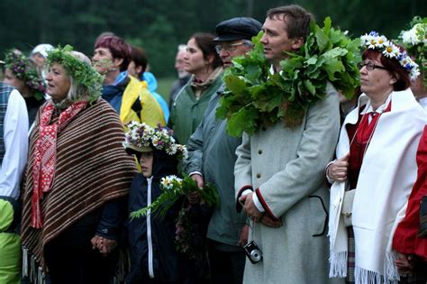 Virtual Tour Of Traditional Summer Solstice Celebration At Turaida Virtual Latvia Explore