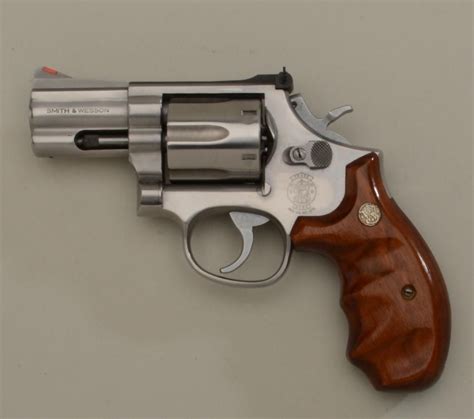 Smith And Wesson Model 686 Da Revolver 357 Magnum Cal 2 12” Barrel Stainless Steel Finger Gro