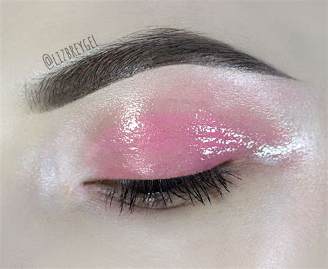 Makeup Trend Dissection Glossy Eyelids Looks Fashion Potluck
