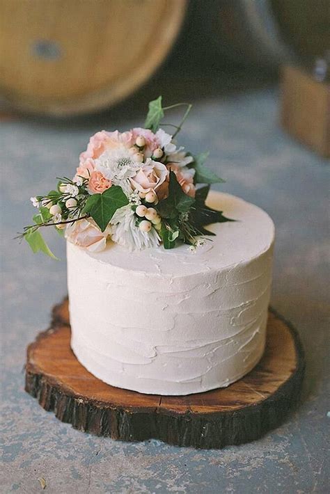 33 Dreamy Rustic Weddingcake Ideas Everyone Loves Small Wedding Cakes Buttercream Wedding Cake