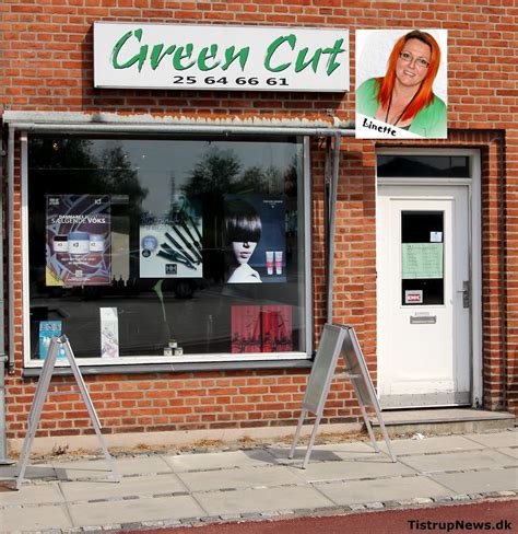 It was released on 24 may 1996, and is entirely about hair. .: Salon Green Cut, et gensyn med frisør Linette Petersen..