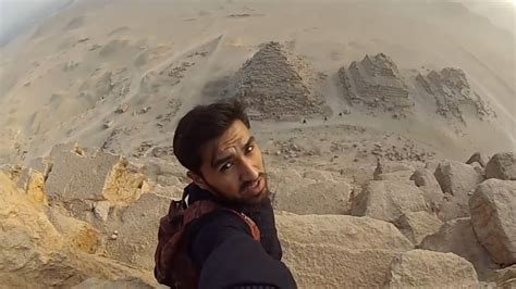 Watch Man Illegally Climb Egypt S Great Pyramid Of Giza