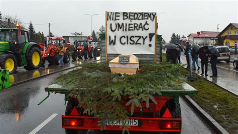 Protesty rolników w całej Polsce Minister rolnictwa reaguje