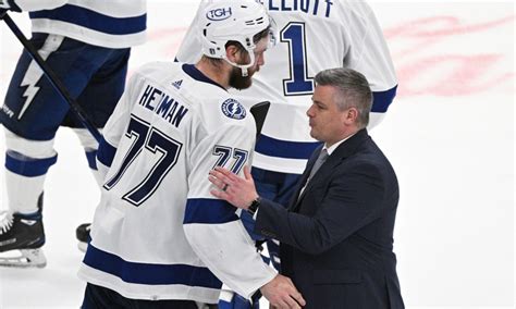 Toronto Maple Leafs Coach Ripped By Fans For Lame Line On Handshakes