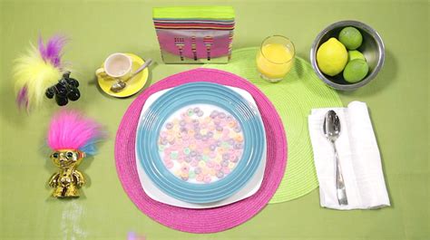 Table Settings For Everyone (VIDEO) (With images) | Beautiful table settings, Table settings