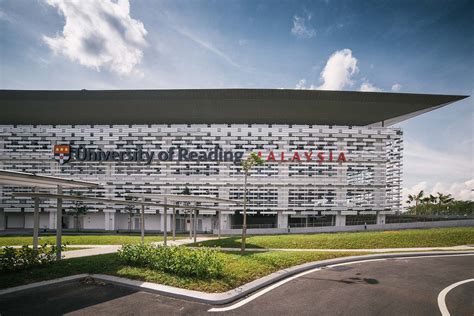 Established in 1892, receiving its royal charter in 1926, the university has a long tradition of research, education and training at a local, national and international level. University of Reading - Malaysia Campus - Asian Study Centre