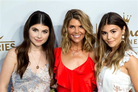 lori loughlin reportedly didn t know anything about olivia jade s fake résumé