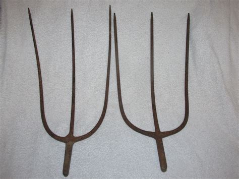 Primitive 3 Tine Hay Pitch Fork Heads Farm Tool Country Rustic