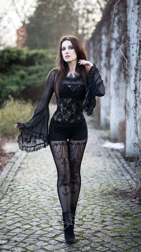 Pin By Basilio Cat On Gothic And Dark Girls Gothic Outfits Gothic Fashion Fashion