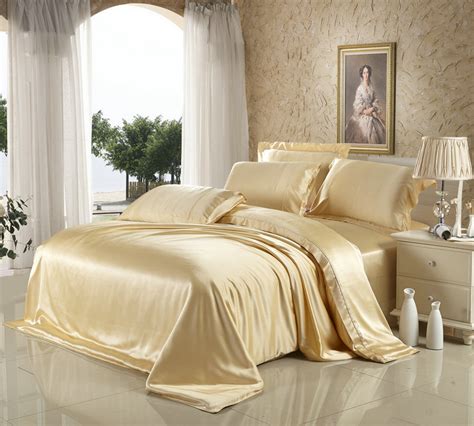 Luxurious silk bedding set paisley park includes one duvet cover (160x210 cm) and one pillow case (65x65 cm). 100% mulberry silk bedding 4 pieces set Champagne Color 19 ...