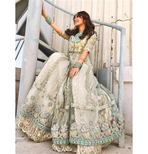 Pin By Munazza J On Celebrities Pakistani Bridal Dresses Pakistani