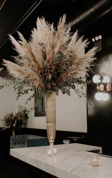 Natural Pampas Grass Centrepiece In 2021 Grass Centerpiece Grass