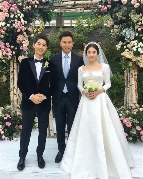 160617 송중기 송혜교 송송커플 song joong ki song hye kyo song song couple sing 'always' descendants of the sun ost. Song Joong Ki Vowed To Song Hye Kyo On Their Wedding Day ...