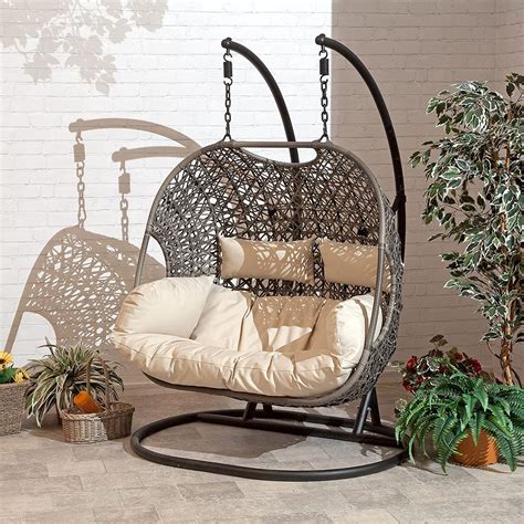Best Hanging Chairs 5 Stylish Picks For Your Garden Real Homes