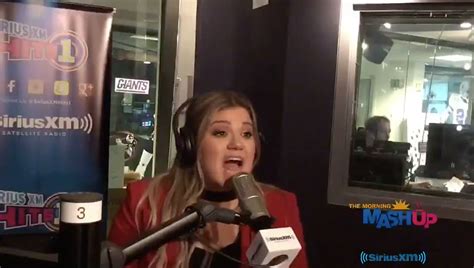 See Kelly Clarkson React To Her Grammy Nomination Live