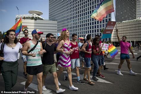 Gays On Strike In Israel Over Exclusion From Surrogacy Law Daily Mail