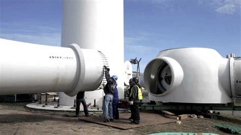 O Impressionante Processo De Montagem De Uma Turbina Eólica Portugal A Rir