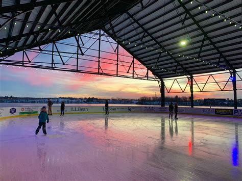 Itap Of An Ice Skating Rink At Duskphoto Capture Nature Incredible