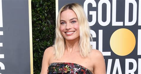 Margot Robbie Goes Chic In A Jumpsuit At Golden Globes 2020 2020 Golden Globes Golden Globes
