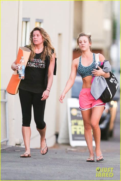 Kaley Cuoco Shows Off Her Super Toned Figure Photo 3573234 Kaley