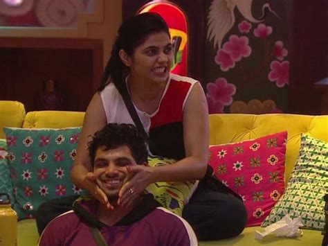 5 Cute Moments Of Shiv Thakare And Ex Girlfriend Veena Jagtap From Bigg