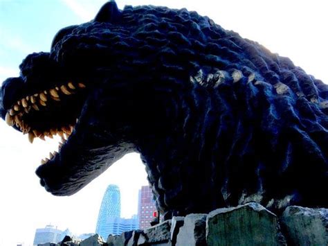 How To Get Up Close With Godzilla In Shinjuku Tokyo Differentville