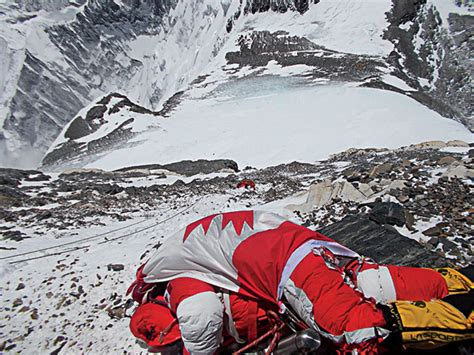 10 Photos De Cadavres Du Mont Everest Kairn