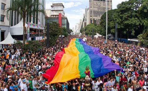 6 playlists para arrasar no esquenta da parada do orgulho lgbt