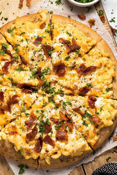 This Bacon Mac And Cheese Pizza Takes Just Minutes To Throw Together