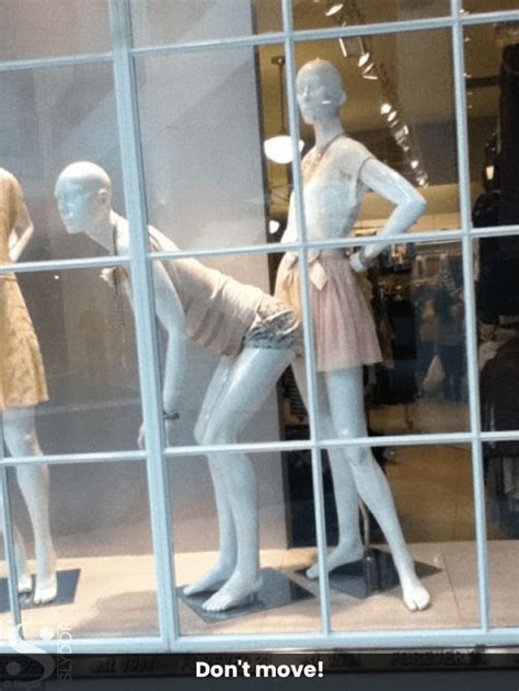 Mannequin Malfunctions That Are Hilarious More Than That Of Humans Hilarious Funny Pictures Lol