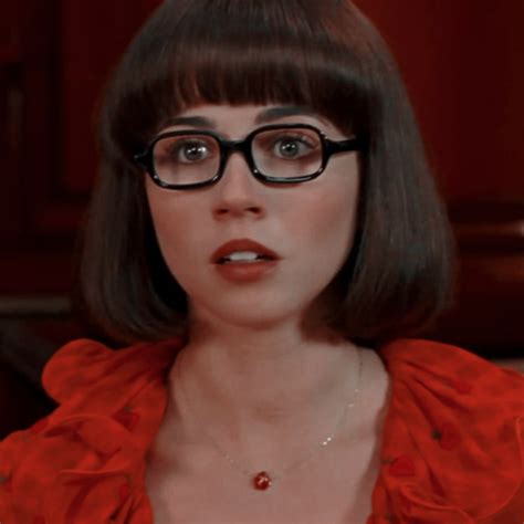Velma Dinkley Linda Cardellini Icons Like Or Velma Scooby Doo