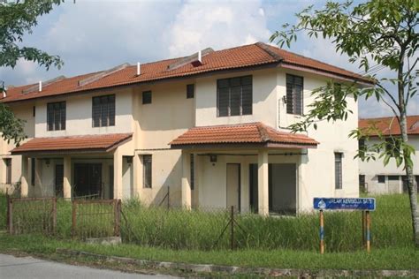 Rooms available at bukit beruntung golf & country resort. Bukit Sentosa 3, Bukit Beruntung property & real estate ...