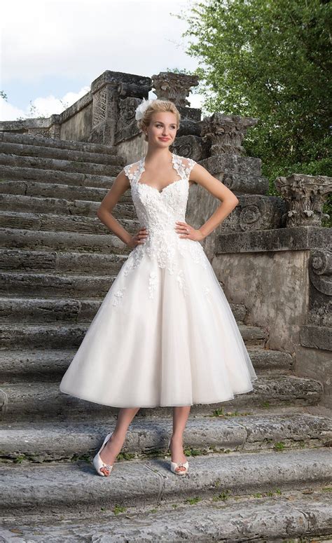 Our Favourite 1950s Inspired Wedding Dresses Uk