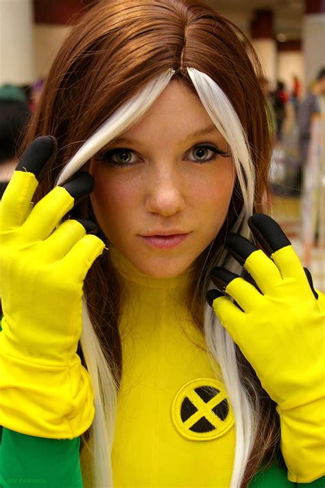 American Comicon Cosplay Woman Rogue Cosplay Marvel Cosplay